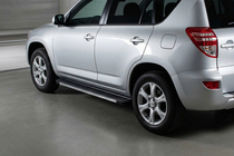 Toyota Rav 4 2006–2013 Boční nášlapy Maya V1 (2 ks, hliník) fotografie 1