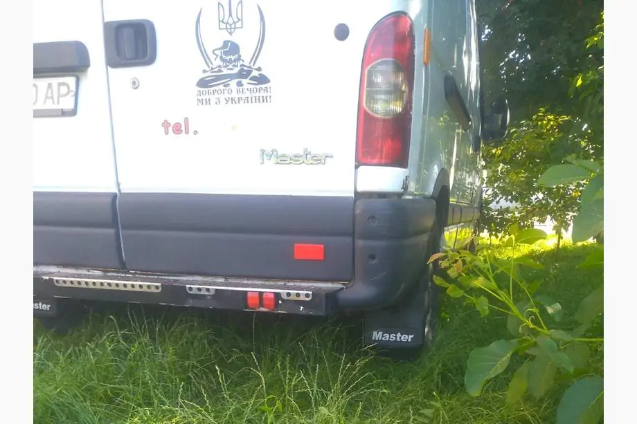 Renault Master 1998–2010 Prémiové gumové zástěrky s prolisem (2 ks) Fotografie 6