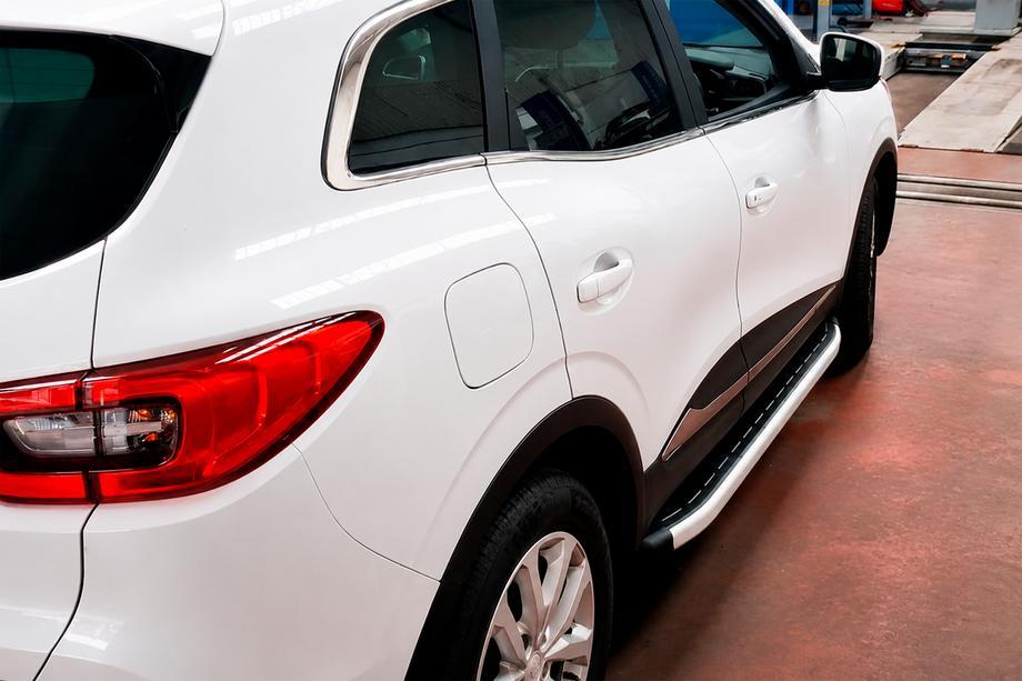 Renault Kadjar 2015–2022 Boční nášlapy Fullmond (2 ks, hliník) Image