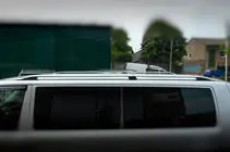 Volkswagen T6 2015–2024 Střešní ližiny CROWN (matná šedá) fotografie 2