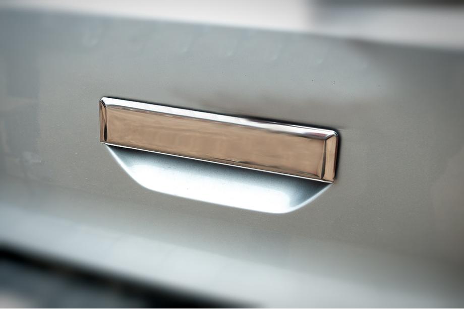 Volkswagen T6 2015–2024 Nerezový kryt zadní kliky Carmos - turecká ocel Image