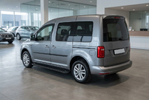 Volkswagen Caddy 2015–2020 Boční nášlapy Allmond Black (2 ks, hliník) fotografie 1