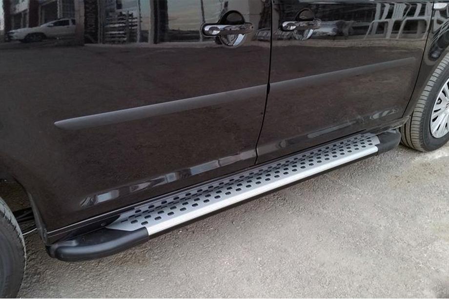 Volkswagen Caddy 2015–2020 Boční nášlapy Allmond Grey (2 ks, hliník) Maxi (dlouhý rozvor) Image