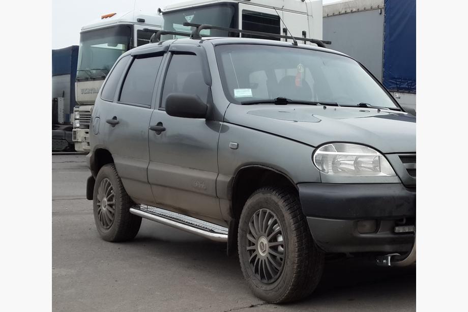 Chevrolet Niva 1998–2020 Boční nášlapy Premium (2 ks, nerez) Ø60 mm Image