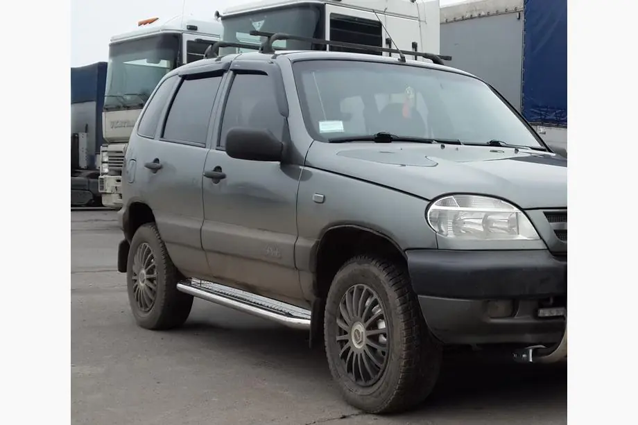 Chevrolet Niva 1998–2020 Boční nášlapy Premium (2 ks, nerez) Image