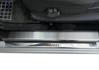 Chevrolet Aveo T250 2005–2011 Nerezové kryty prahů dveří Carmos (4 ks) fotografie 3