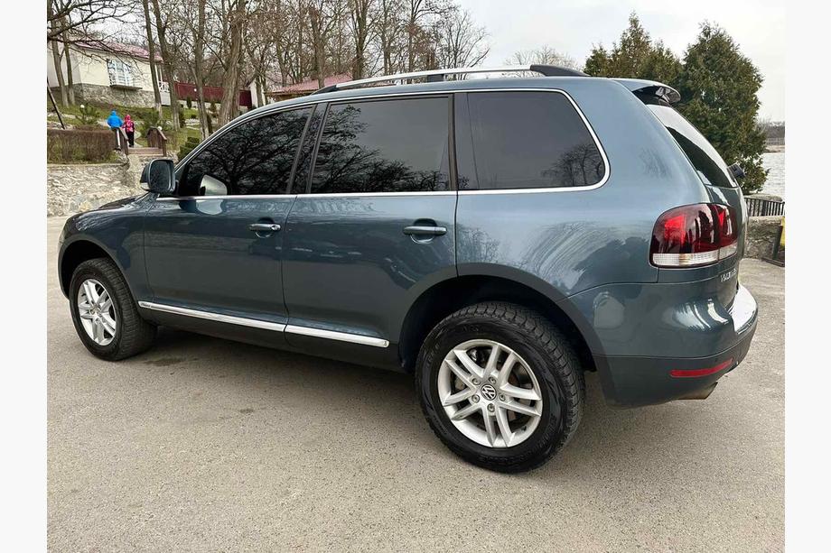 Volkswagen Touareg 2002–2010 Střešní ližiny chrom (plastové patky) Fotografie 2