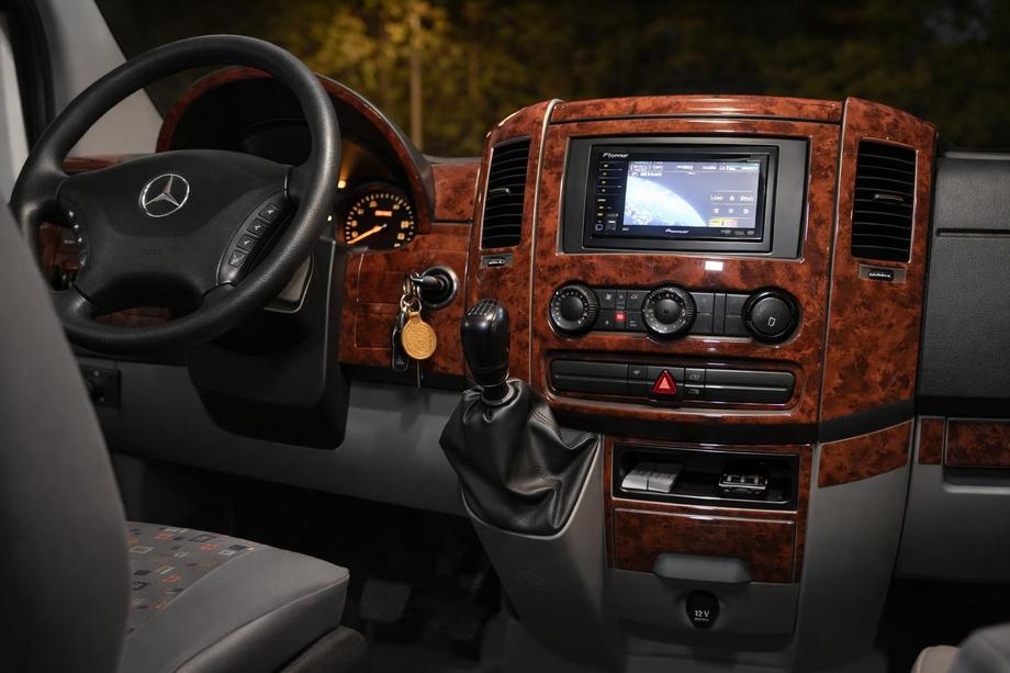 Mercedes Sprinter W906 2006–2018 Dekorativní lišty na palubní desku (Meric, 50 dílů) Fotografie 2