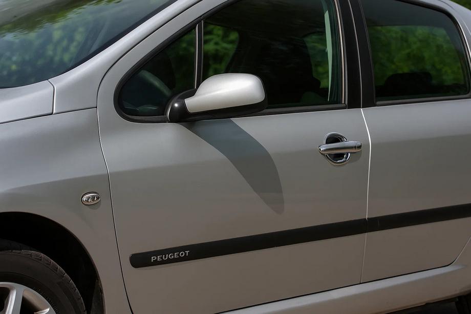Peugeot 307 2001–2008 Kryty pod kliky dveří (4 ks, plast) Image