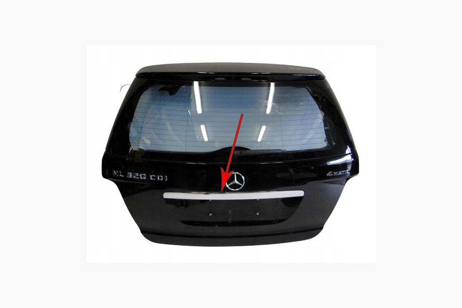 Mercedes ML W164 2005–2011 Nerezová lišta nad SPZ Image