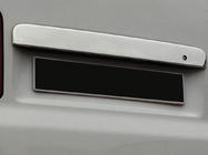 Volkswagen T5 Caravelle 2004–2010 Lišta nad registrační značku pro křídlové dveře (nerez) Carmos - turecká ocel fotografie 2