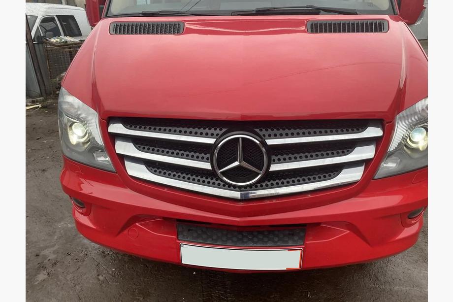 Mercedes Sprinter W906 2006–2018 Lišty na masku chladiče (2013↗, nerez) Fotografie 7
