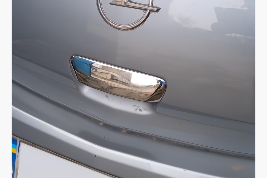 Opel Corsa D 2007–2014 Nerezový kryt kliky zadních dveří OmsaLine - italská nerezová ocel Image
