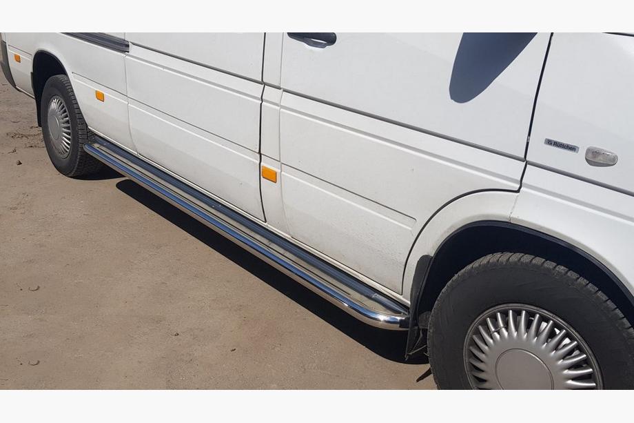 Volkswagen LT 1995–2006 Boční nášlapy Premium (2 ks, nerez) Dlouhý rozvor, Ø60 Fotografie 4
