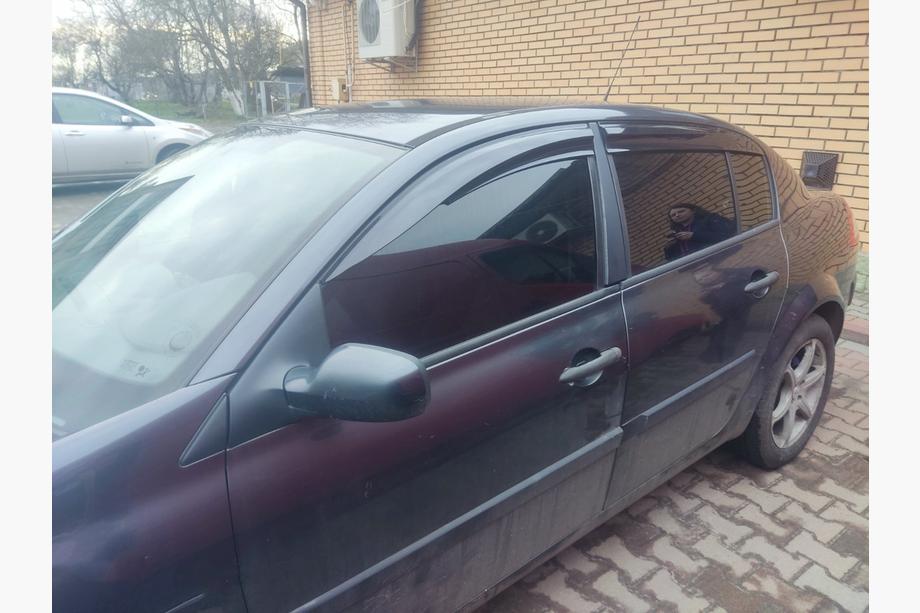 Renault Megane II 2004–2009 Okenní deflektory SD (4 ks, Perflex Sport) Image