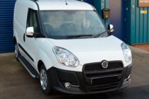 Fiat Doblo II 2010–2022 Chromové rámečky mlhovek s lištami (2010-2015, 4 ks, nerez) OmsaLine – italská nerezová ocel fotografie 4