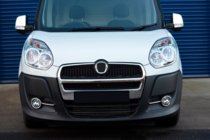 Fiat Doblo II 2010–2022 Chromové rámečky mlhovek s lištami (2010-2015, 4 ks, nerez) OmsaLine – italská nerezová ocel fotografie 5