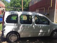 Mercedes Citan 2013–2021 Černé střešní ližiny Standardní základna, plastové patky fotografie 2