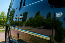 Volkswagen Caddy 2010–2015 Nerezové lišty na dveře (4 ks) Standardní provedení, Carmos – turecká ocel fotografie 3