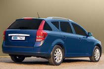 Kia Ceed 2007–2012 Lišta nad SPZ (SW, nerez) fotografie 2