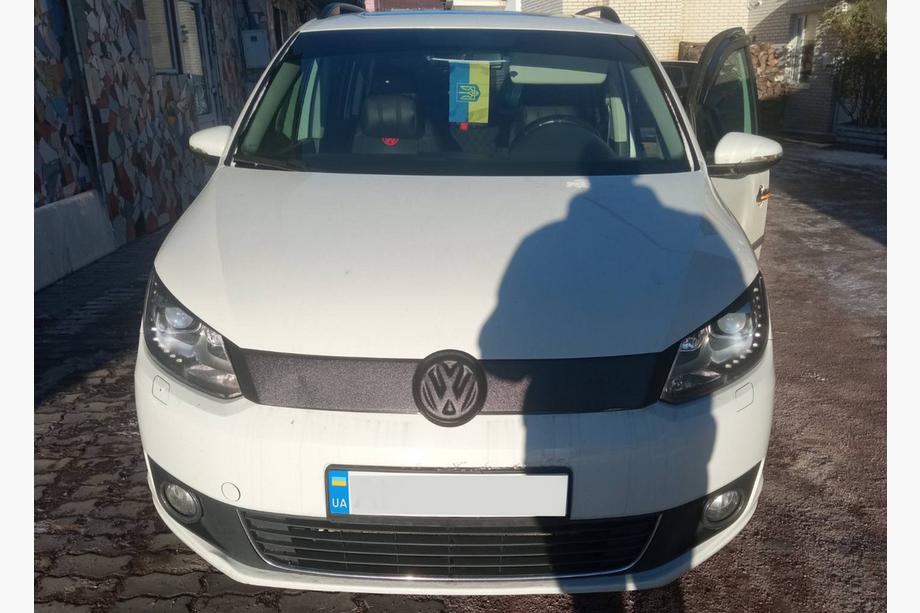 Volkswagen Caddy 2010–2015 Zimní kryt masky chladiče (horní) Lesklá Fotografie 2