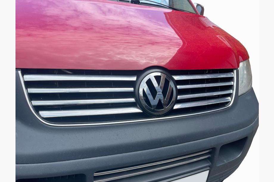Volkswagen T5 Transporter 2003–2010 Lišty na masku chladiče (8 proužků, nerez) Image