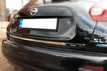 Nissan Juke 2010–2019 Nerezová lišta na hranu víka kufru OmsaLine – italská nerezová ocel fotografie 1