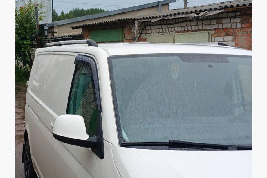 Volkswagen T5 2010–2015 Chromované střešní ližiny Dlouhý rozvor, kovové patky Fotografie 5