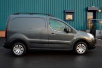 Peugeot Partner Tepee 2008–2018 Ozdobné lišty oken (2 ks, nerez) OmsaLine – italská nerezová ocel fotografie 2