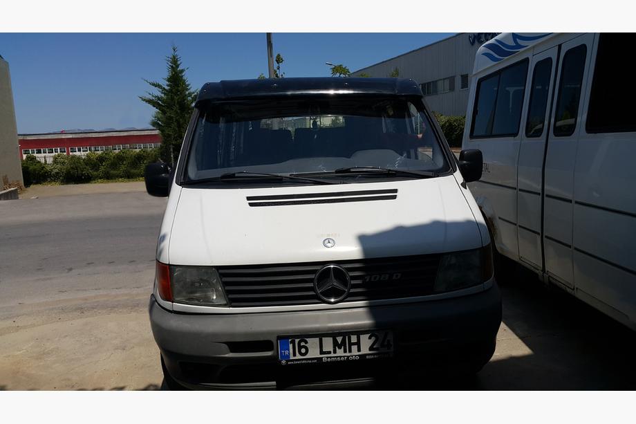 Mercedes Vito W638 1996–2003 Sluneční kšilt na čelní sklo (černý lesk, 5 mm) Fotografie 5