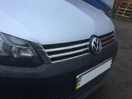 Volkswagen Caddy 2010–2015 Nerezové lišty na masku chladiče (2 ks) OmsaLine – italská nerezová ocel fotografie 9
