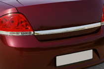 Fiat Linea 2006–2018 Nerezová lišta na víko kufru 2006-2012 (nerez) fotografie 3