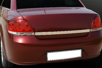 Fiat Linea 2006–2018 Nerezová lišta na víko kufru 2006-2012 (nerez) fotografie 1