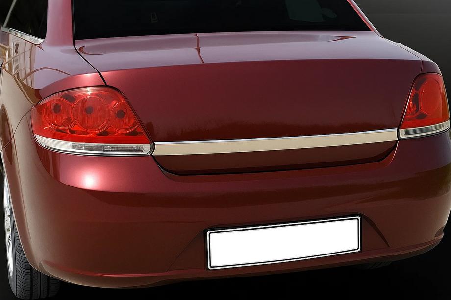 Fiat Linea 2006–2018 Nerezová lišta na víko kufru 2006-2012 (nerez) Image