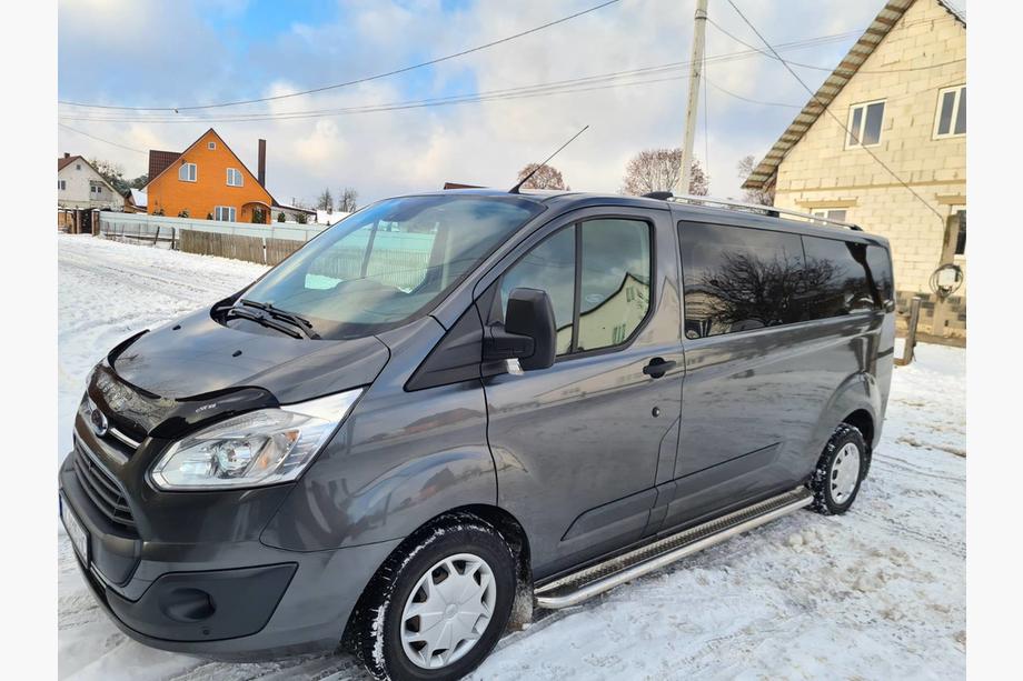 Ford Custom 2013–2022 Chromované střešní ližiny Dlouhé, plastové patky Fotografie 2