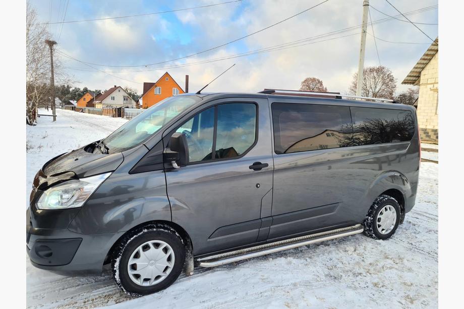 Ford Custom 2013–2022 Chromované střešní ližiny Dlouhé, plastové patky Fotografie 3