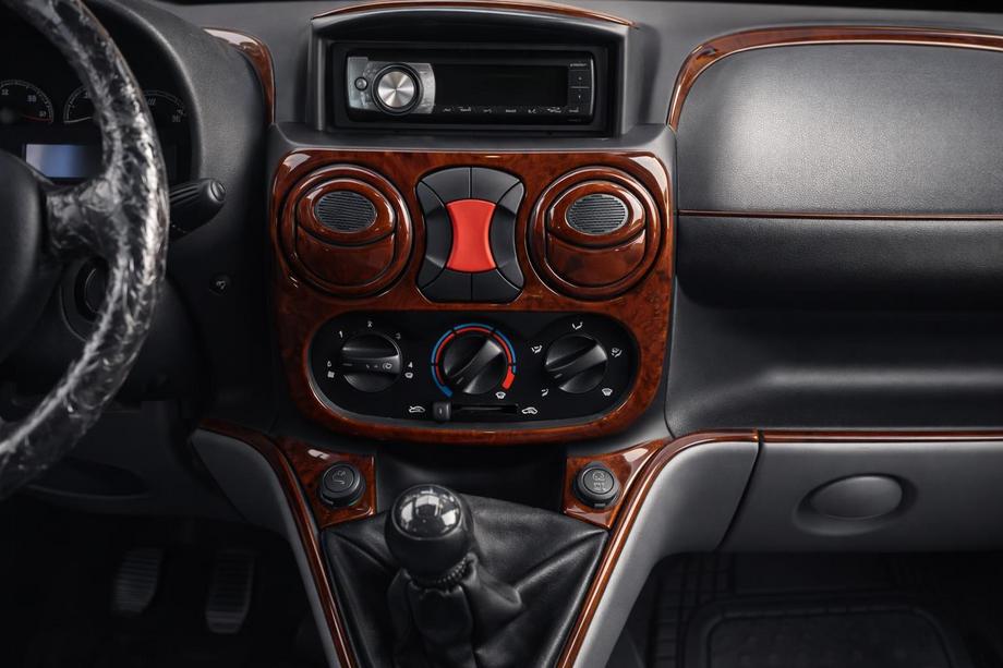 Fiat Doblo I 2005–2010 Kryty palubní desky Hliník Image