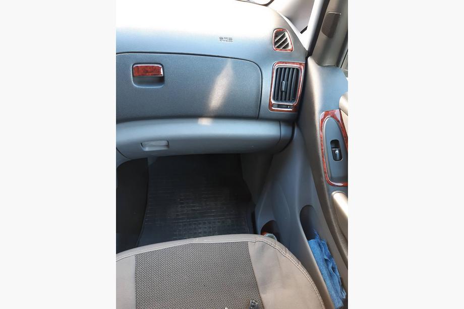 Hyundai H300, H1, Starex 2008–2020 Kryty na palubní desku (velká sada) Karbon Fotografie 9