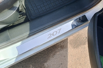 Peugeot 207 2006–2014 Nerezové kryty prahů Carmos (4 ks) fotografie 1
