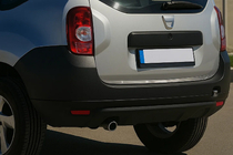 Renault Duster 2008–2017 Nerezová lišta na hranu víka kufru fotografie 1