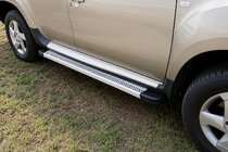 Dacia Duster 2008–2018 Boční nášlapy Maya V2 (2 ks, hliník) fotografie 1