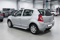 Dacia Sandero 2007–2013 Boční nášlapy Maya V2 (2 ks, hliník) fotografie 1