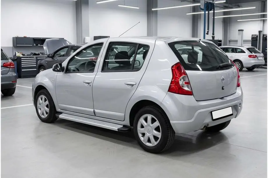 Dacia Sandero 2007–2013 Boční nášlapy Maya V2 (2 ks, hliník) Image