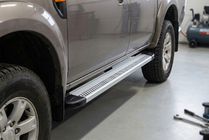 Ford Ranger 2007–2011 Boční nášlapy Maya V2 (2 ks, hliník) fotografie 1