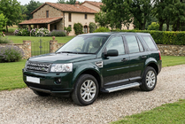 Land Rover Freelander II 2006–2014 Boční nášlapy Maya V2 (2 ks, hliník) fotografie 1