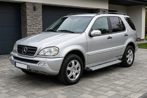 Mercedes ML W163 1997–2005 Boční nášlapy Maya V2 (2 ks, hliník) fotografie 1