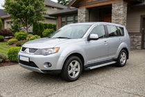 Mitsubishi Outlander 2006–2012 Boční nášlapy Maya V2 (2 ks, hliník) fotografie 1
