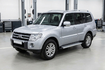Mitsubishi Pajero Wagon IV 2006–2021 Boční nášlapy Maya V2 (2 ks, hliník) fotografie 1