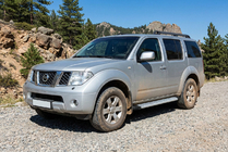 Nissan Pathfinder R51 2005–2014 Boční nášlapy Maya V2 (2 ks, hliník) fotografie 1