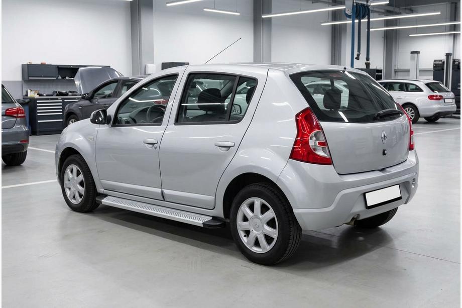 Renault Sandero 2007–2013 Boční nášlapy Maya V2 (2 ks, hliník) Image